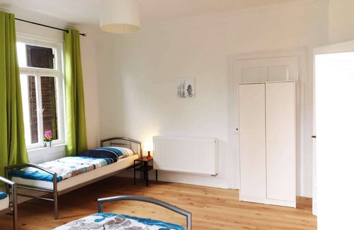 Metzingen Apartment | HÖ01 large apartment with dryer and washing machine