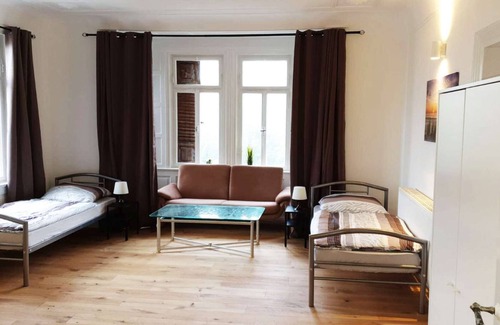 Metzingen Apartment | HÖ01 large apartment with dryer and washing machine