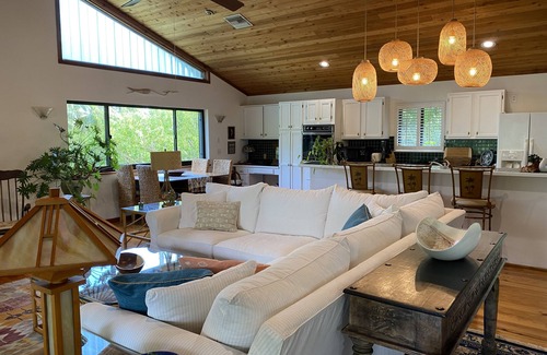 Hobe Sound House | Hobe Sound Waterfront Gem ~ Private Dock and Boat Launch ~ 3 min to the beach!