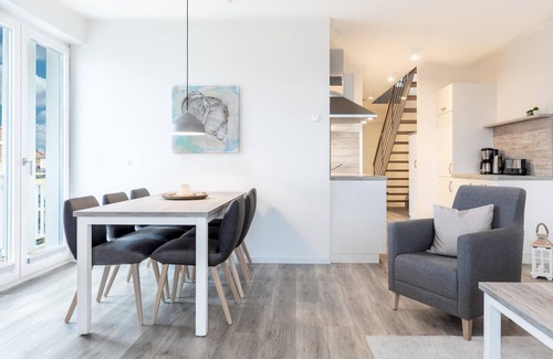 Grossenbrode Apartment | Hochwertiges Penthouse Über Zwei Ebenen mit Galerieschlafzimmer und Meerblick