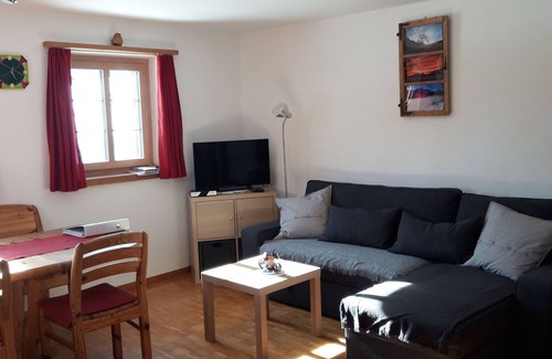 Tschappina House | "Hof Gross Gada" on the ski piste