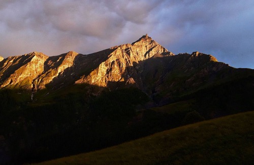 Tschappina House | "Hof Gross Gada" on the ski piste
