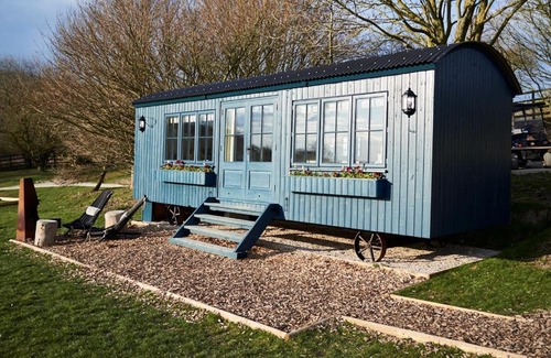 Hythe Hotel | Hog Deer Creek - At Port Lympne Reserve