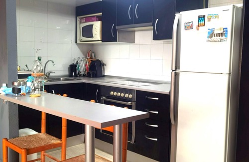 Bilbao Apartment | Hogar Feliz Encuentra a 10 min En Tren al Centro Historico de Bilbao