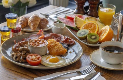 Seale Hotel | Hogs Back Hotel & Spa Nr Farnham