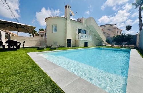 La Siesta Villa | Hola Casita