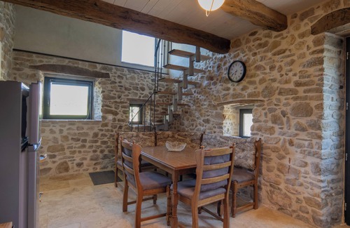 Saint-Sauveur-de-Cruzieres House | Holiday Home 'Gîte Figuier Au Mas Dujau' with Mountain View, Shared Pool and Wi-Fi