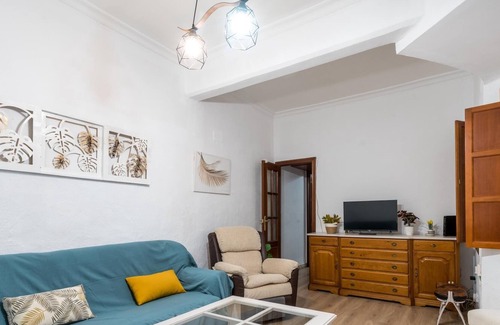 Nervion Apartment | Holi-Rent Cean Bermúdez one bedroom apartment in Nervión.