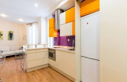Nervion Apartment | Holi-Rent Goya 1 bedroom apartment in Nervión.