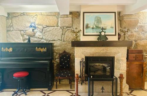 Sabaris Villa | Holibai, O Canizo, Retroceder En La Historia Y El Tiempo