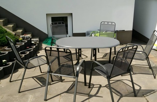 Steinau an der Strasse Apartment | Holiday Apartment 'Ferienwohnung Ziegler' with Shared Terrace, Garden & Wi-Fi