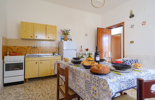 Torre Specchia Ruggeri House | Holiday Accommodation "Villa Tramontana 30 Metri Dal Mare" Near the Beach