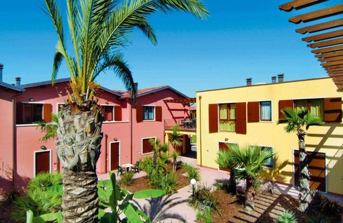 Peschiera del Garda Apartment | Holiday apartment with outdoor pool and children's entertainment in a great residence
