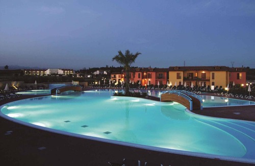 Peschiera del Garda Apartment | Holiday apartment with outdoor pool and children's entertainment in a great residence