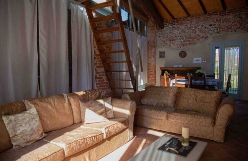 Vaprio d'Agogna Apartment | Holiday apartment Vaprio d'Agogna for 1 - 6 persons with 2 bedrooms - Castle