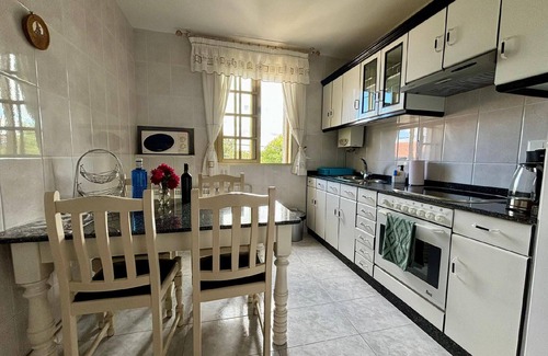 Vilanova Apartment | Holiday apartment Vilanova de Arousa for 1 - 6 persons with 3 bedrooms - Holiday apartment