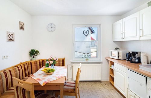 Leinefelde-Worbis Apartment | Holiday Apartment Veronika in "Alte Gärtnerei" with Shared Garden and Wi-Fi