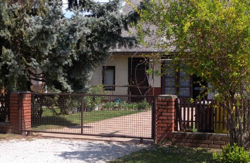 Balatonboglar Apartment | Holiday apartment with Wi-Fi and air conditioning