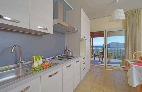 Villaggio Sanghen Apartment | Holiday apartment with outdoor pool on Lake Garda