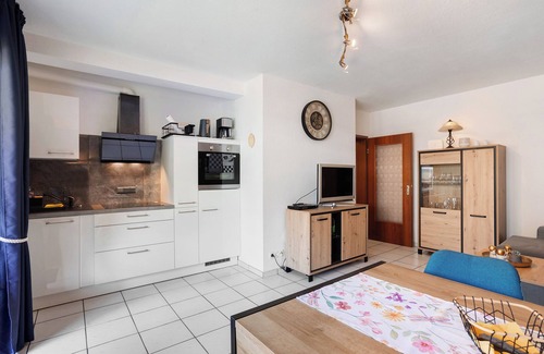 Stryck Apartment | Holiday Apartment Schanze Willingen with Shared Garden, Balcony and Wi-Fi