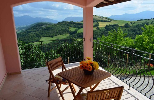 Fermignano Apartment | Holiday apartment with terrace and pool