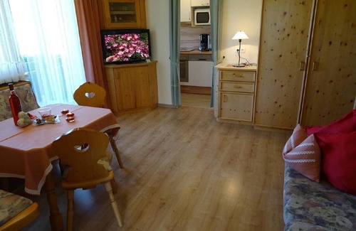 Wildermieming Apartment | Holiday Apartment in Wildermieming with Private Parking and Mountain View