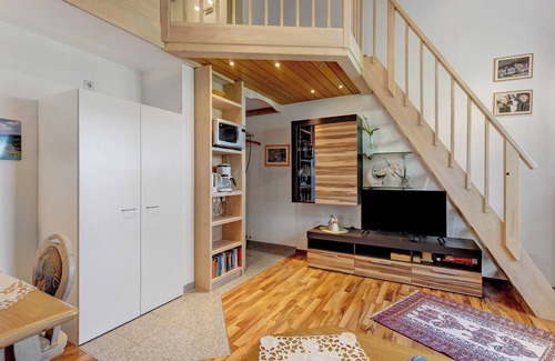 Tennenbronn Apartment | Holiday Apartment B with Balcony and Wi-Fi