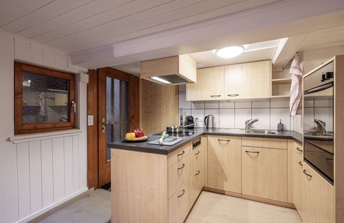 Brienz Apartment | Holiday apartment Brienz BE for 1 - 6 persons with 4 bedrooms - Historical building