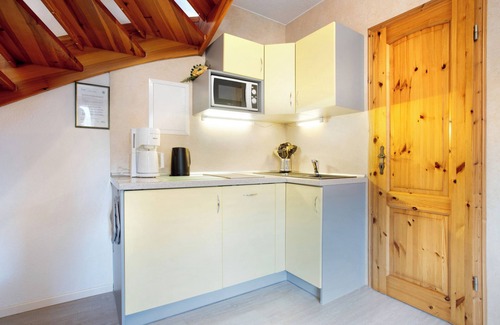 Wieck auf dem Darss Apartment | Holiday Apartment "Fewo 31 - Halbinsel Darss - Ostseen" with Private Terrace, Shared Garden & Wi-Fi