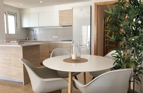 Calpe City Center Apartment | Holiday Apartment 'Front Line on the Beach' with Sea View, Swimming Pool, Garden & Wi-Fi