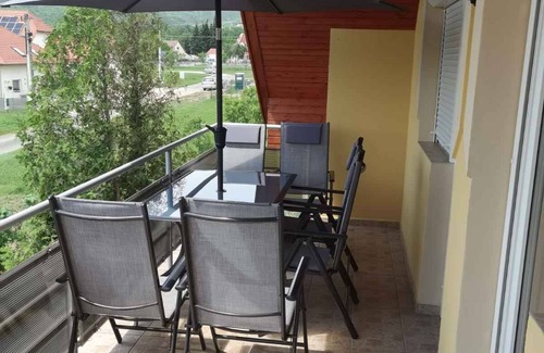 Balatongyorok Apartment | Holiday apartment with garden and children's swing