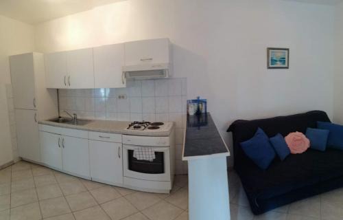 Funtana Apartment | Holiday apartment in Funtana with air conditioning, WiFi, washing machine 4982-7