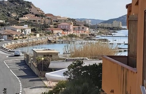 La Maddalena Apartment | Holiday Apartment "Casa Tegge" with Balcony & A/C