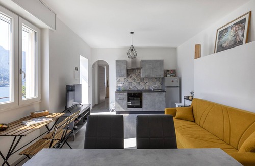 Pognana Lario Apartment | Holiday Apartment "Como Lake Paradise" with Lake View, Private Terrace and Wi-Fi