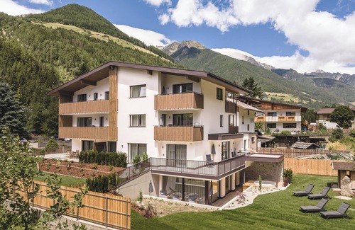 San Giovanni Apartment | Holiday Apartment 'Silva Timeout' with Mountain View, Private Terrace and Wi-Fi