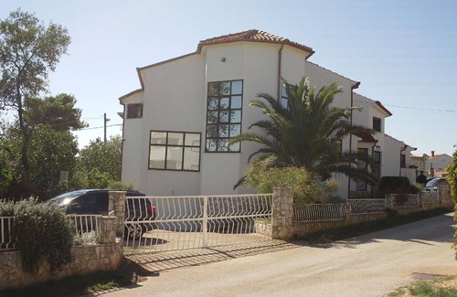 Liznjan Apartment | Holiday apartment Ližnjan for 2 - 4 persons with 2 bedrooms - Row house