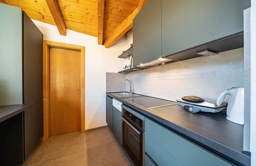 Silandro Apartment | Holiday Apartment "Luisa" with Mountain View, Private Terrace & Wi-Fi