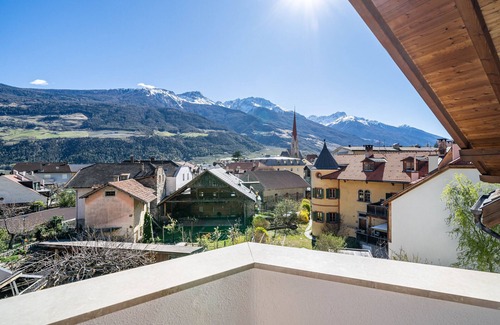 Silandro Apartment | Holiday Apartment "Luisa" with Mountain View, Private Terrace & Wi-Fi