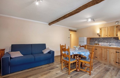 Saint Maurice Apartment | Holiday Apartment "Maison Marcel Sarre" with Mountain View & Balcony