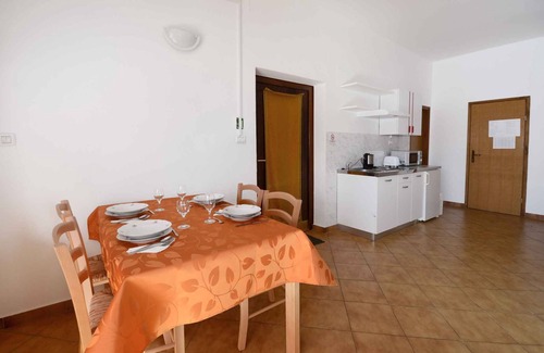 Valica Apartment | Holiday apartment mit Pool