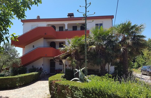 Liznjan Apartment | holiday apartment, near the beach, air condition, animals welcome