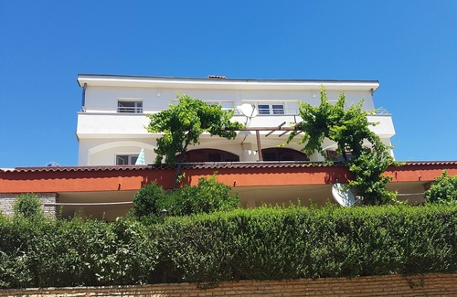 Liznjan Apartment | holiday apartment, near the beach, air condition, animals welcome