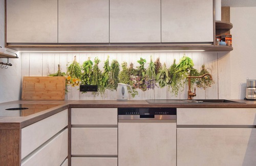 Sonthofen Apartment | Holiday Apartment 'Nini's Berge' with Panoramic View, Shared Garden and Wi-Fi