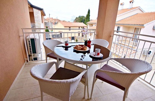 Tar-Vabriga Apartment | Holiday apartment Noah 1 pool playroom