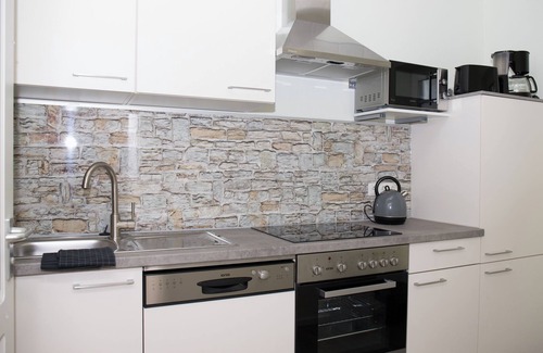 Iphofen Apartment | Holiday Apartment 'Riesling' with Private Balcony, Shared Terrace