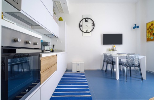 San Cataldo Apartment | Holiday Apartment SoleLuna with Sea View, Terrace & Wi-Fi