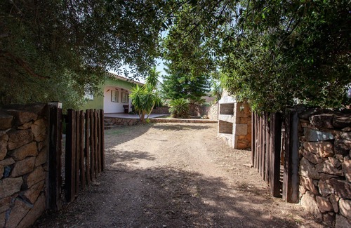 Schifoni Apartment | Holiday Apartment "Vacanza a San Teodoro" with Balcony, Garden & Terraces