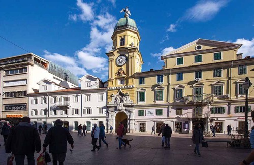 Rijeka Apartment | Holiday apartment with balcony