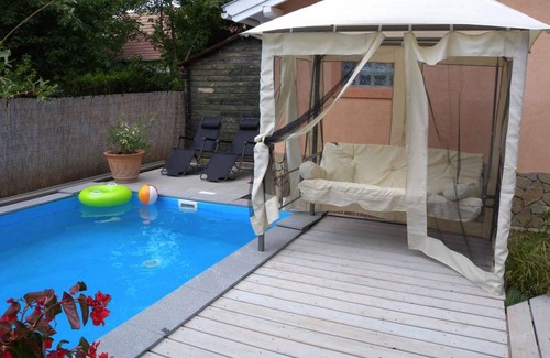 Siofok-Sosto Apartment | Holiday apartment with pool, air conditioning and washing machine