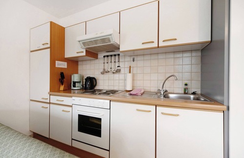 Thornich Apartment | Holiday Apartment 'Winnie Puuh' with Mountain View, Private Garden and Wi-Fi